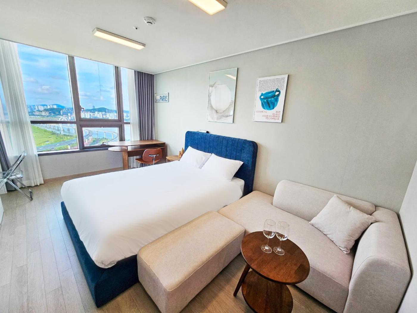 Uh Flat The Songdo Apartment